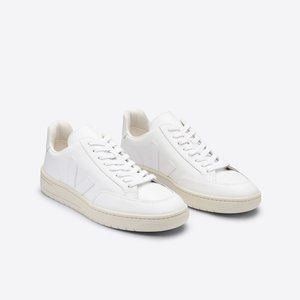 VEJA V-12 Women's sz. 9, retail $150